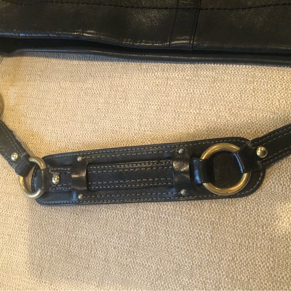 Vintage Coach Refurbished Leather Shoulder Bag - Picture 3 of 7